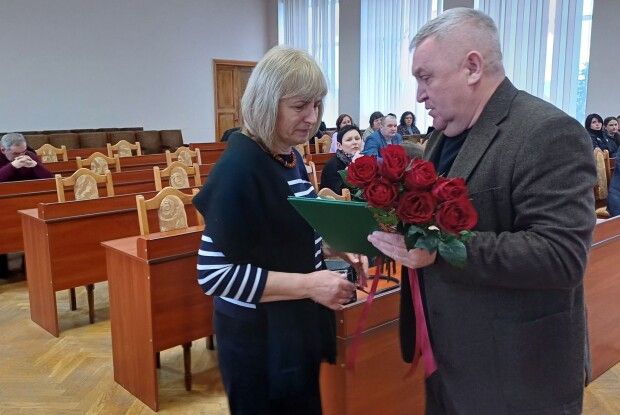 У громаді на Волині рідним полеглого Героя вручили почесний нагрудний знак від Залужного 