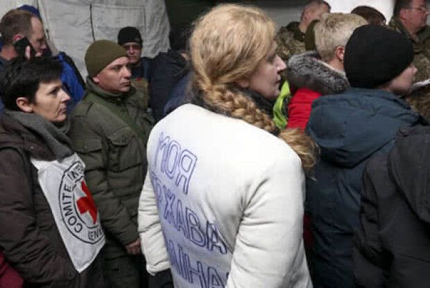 Генпрокуратура та СБУ проводять слідчі дії зі звільненими з полону терористів ОРДЛО