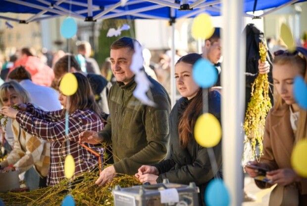 Луцьк ярмаркував: скільки вдалось зібрати на евакуаційний автомобіль для ЗСУ