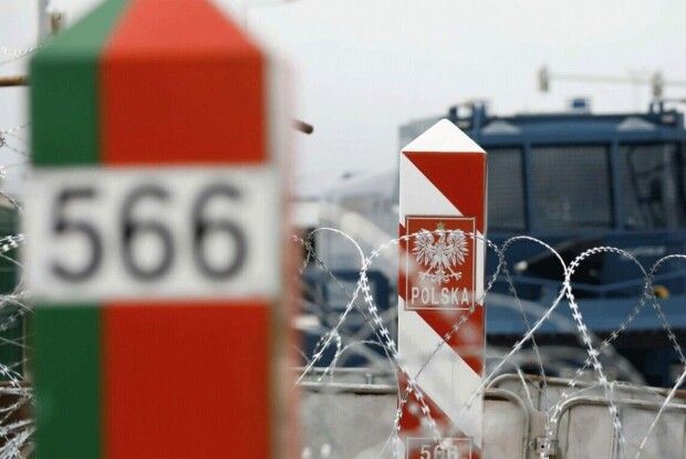 Польща повністю закрила кордон із білоруссю 