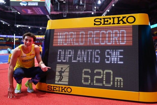 Швед Дюплантіс встановив новий світовий рекорд у стрибках із жердиною – 6 м 20 см! (Відео)
