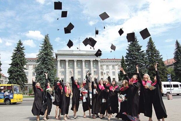 Які сертифікати потрібні, щоб стати студентом Східноєвропейського національного університету імені Лесі Українки