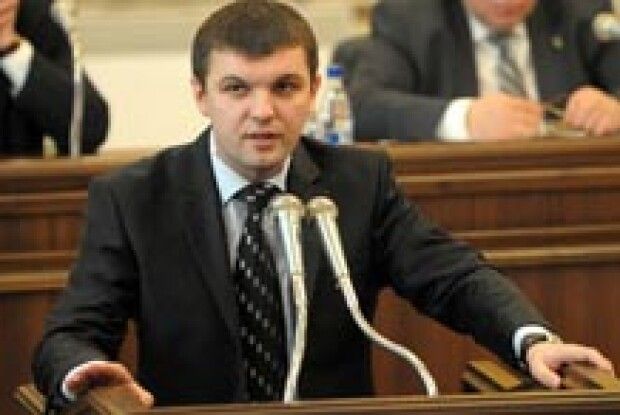 АБО ЧИНОВНИК, АБО ДЕПУТАТ