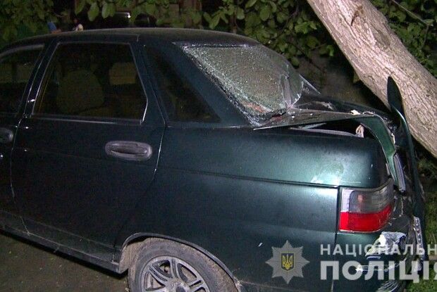 32-річна дама добряче хильнула й наїхала «Жигулем» на чотирьох малолітніх дітей (Фото, відео)