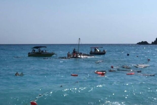 У Туреччині затонув катер з десятками туристів: загинув дворічний хлопчик