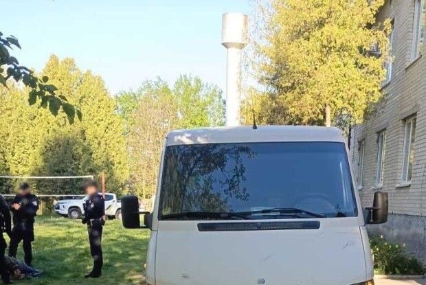 У Луцьку водій буса наїхав на поліцейського: порушника зупиняли зі стріляниною 