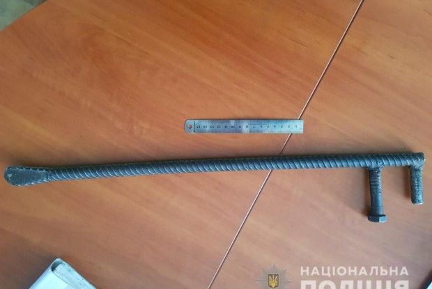 У Білій Церкві бузувір впродовж п'яти годин гамселив співмешканку залізякою – вимагав зізнатися у зраді