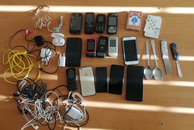 В ув'язнених Луцького сізо вилучили заборонені предмети (Фото)