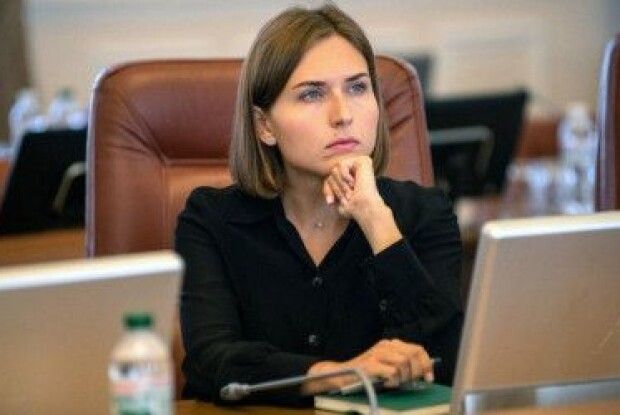 Міністерка освіти натякає на контрактну роботу вчителів