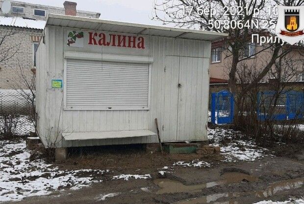 У Луцьку муніципали зноситимуть кіоски, гаражі, господарські споруди (Фото)