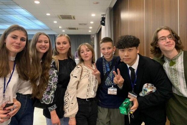 Ліцеїстка з Луцька побувала на виставці винаходів у Хорватії