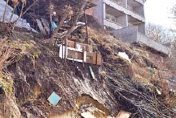 ВИШКІВ — НАД ПРІРВОЮ