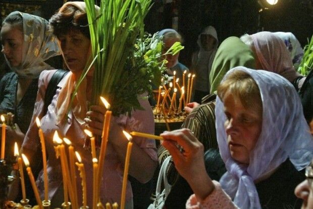 Зелені свята пахнуть лепехою,  сяють чистотою і славляться молитвою