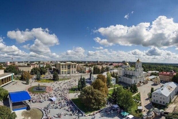 У Луцьку перенесуть дві зупинки і облаштують нові майданчики для платного паркування