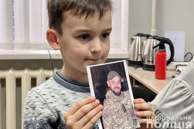 У Луцьку поліцейські привітали з Днем Миколая сім’ю загиблого колеги Романа Гіренка (Фото, Відео)