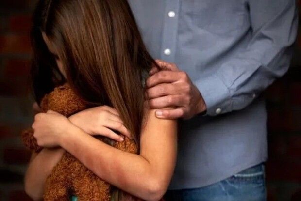 На Рівненщині молодик сяде за ґрати за сексуальне насильство над маленькою сестрою