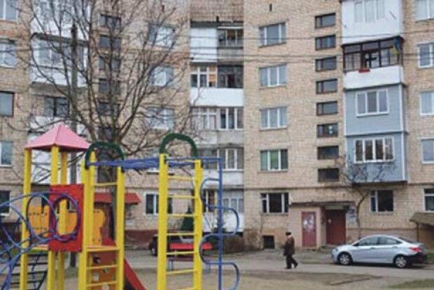 У під'їздах уже не гуляє вітер
