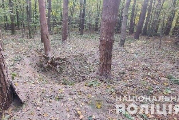 На Буковині рівненчанин підірвався в лісі