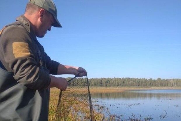 Із водойм нацпарку на Волині природоохоронці витягли браконьєрські знаряддя лову  