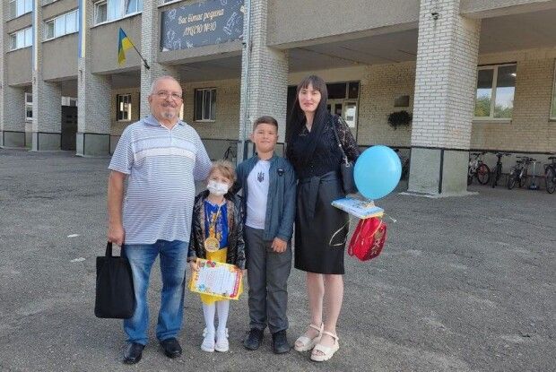 Волинянка Соломія Книш, якій два місяці тому пересадили серце, стала першокласницею (Відео)