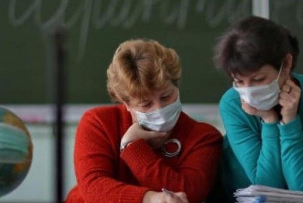 Луцьких вчителів, які захворіють на коронавірус, лікуватимуть за бюджетні кошти