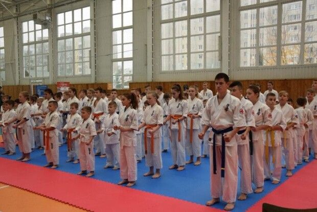 Більше сотні юних каратистів змагалися за першість Волині