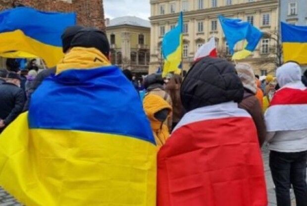 Українським біженцям у Польщі продовжили захист ще на пів року