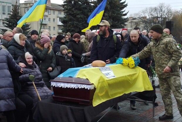 У Рівному попрощалися з воїном, який поліг біля Соледару 