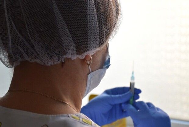 Щоб запобігти раку шийки матки, у Луцьку починають вакцинувати дівчаток