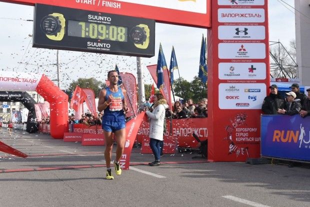 Лучанин переміг у напівмарафоні в Запоріжжі