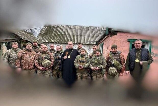 Волинський владика Матфей у фронтовій зоні вручив воїнам «Хрест Свободи»