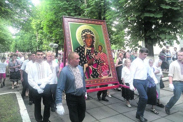 Як українські святині оберігають Польщу та Росію