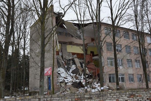 Яка ж доля напівзруйнованого приміщення коледжу?