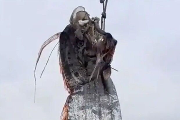 Рибалки спіймали 5-метрового оселедця (Фото)