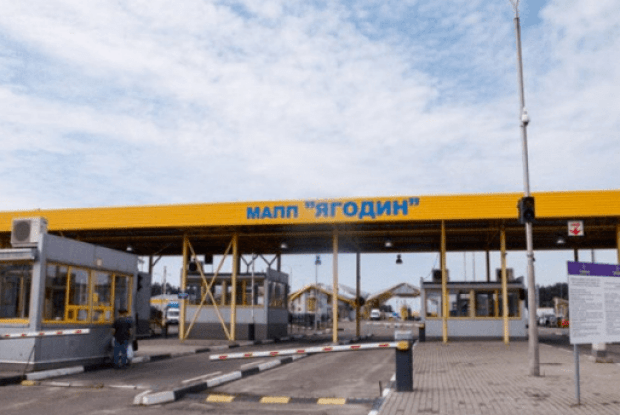 Волинянин через суд хоче повернутись працювати на митницю (Відео)