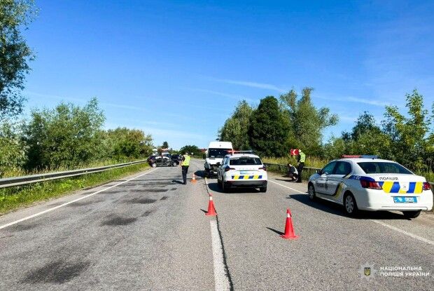 На Поліссі в карколомній ДТП постраждали батько та його 12-річний син (Фото)