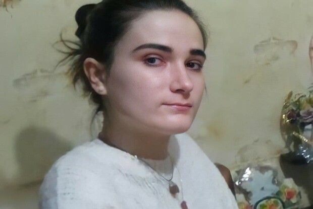 Зниклу 16-річну дівчинку знайшли у зашморгу на дереві: з'явилося фото