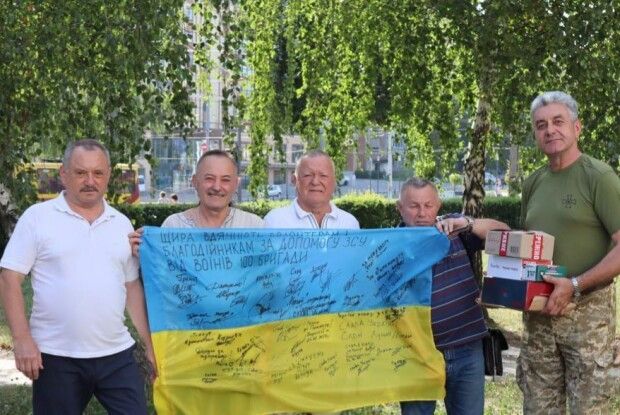 Митець-волонтер з Волині зібрав більше пів мільйона гривень на ЗСУ