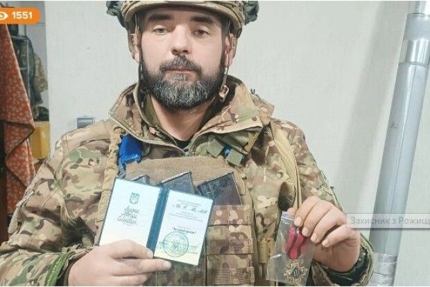 Захисник з Волині отримав «Золотий хрест» від Залужного