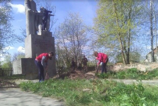 Пам’ять про воїнів - це елементарне прибираня могили, благоустрій території