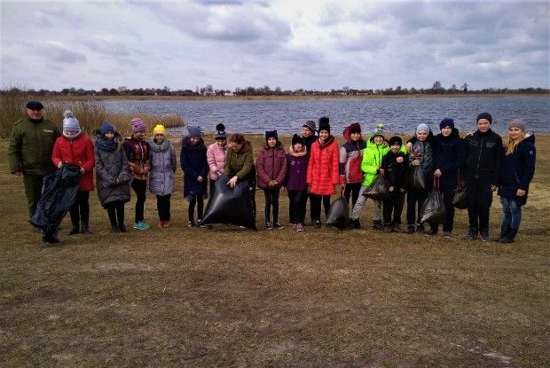 Молодь села подбала про чистоту довкілля