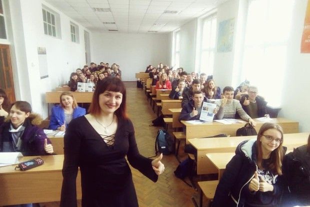 Студентам волинського вишу розповіли про домашнє насилля