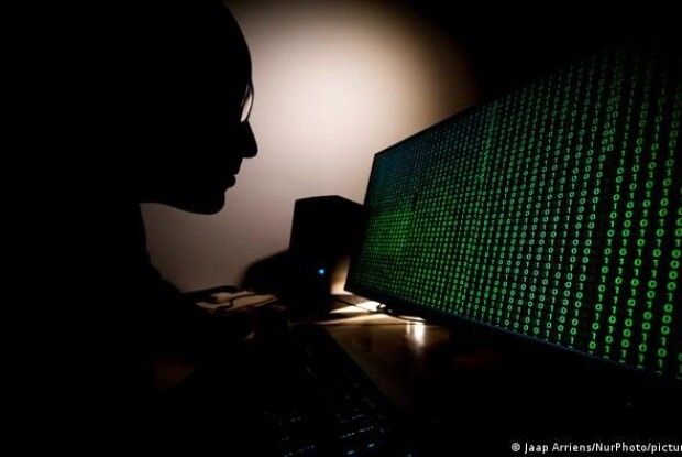 Окупанти видали координати військової бази українським хакерам, які видавали себе за… привабливих жінок 