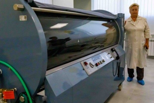 Фонд Порошенка купив кисневу барокамеру для лікування поранених і профінансував ремонт відділення