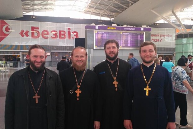 Волинські батюшки гайнули до Святої Землі й заколядували у Віфлеємі (фото)