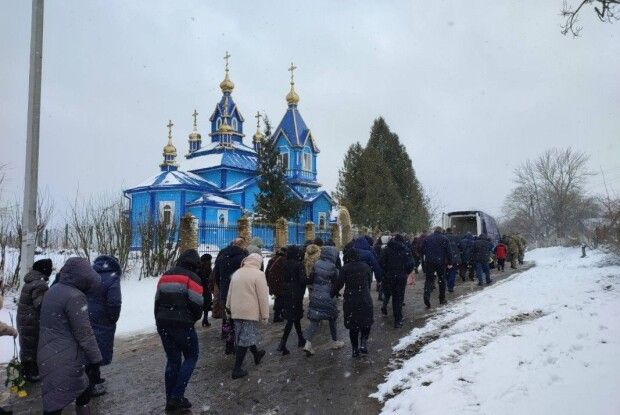 На Волині попрощалися з воїном, який підірвався на міні (Фото)