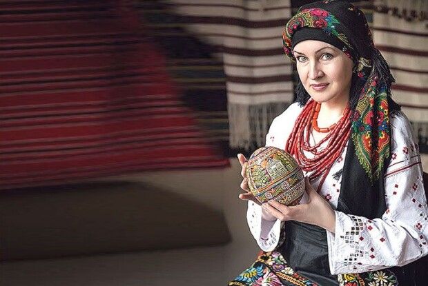 У великодньому кошику майстрині з Володимира-Волинського завше  є писанки