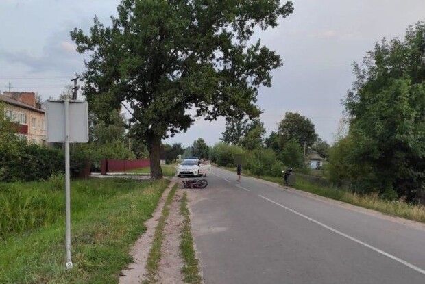 11-річна дівчинка, яку збив мотоцикл у селі на Волині, – в реанімації у важкому стані