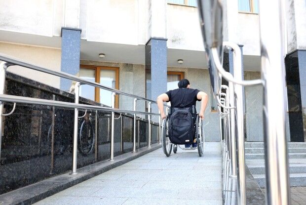 Головну адмінбудівлю Волині протестували на безбар’єрність