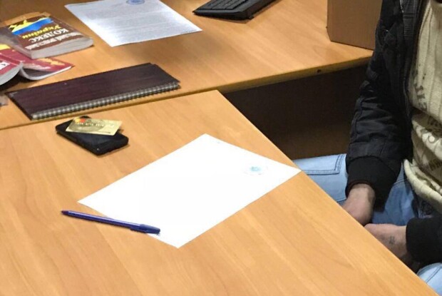 Командира взводу військової частини на Волині викрито на одержанні хабара від солдата (Фото)
